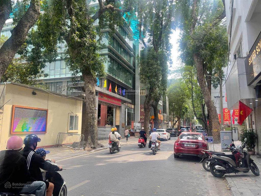 Toà building bề thế mặt phố lý nam đế  vỉa hè hai thoáng vĩnh viễn