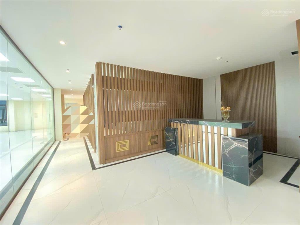 Duy nhất 1 tòa vp mặt phố hồng tiến  long biên