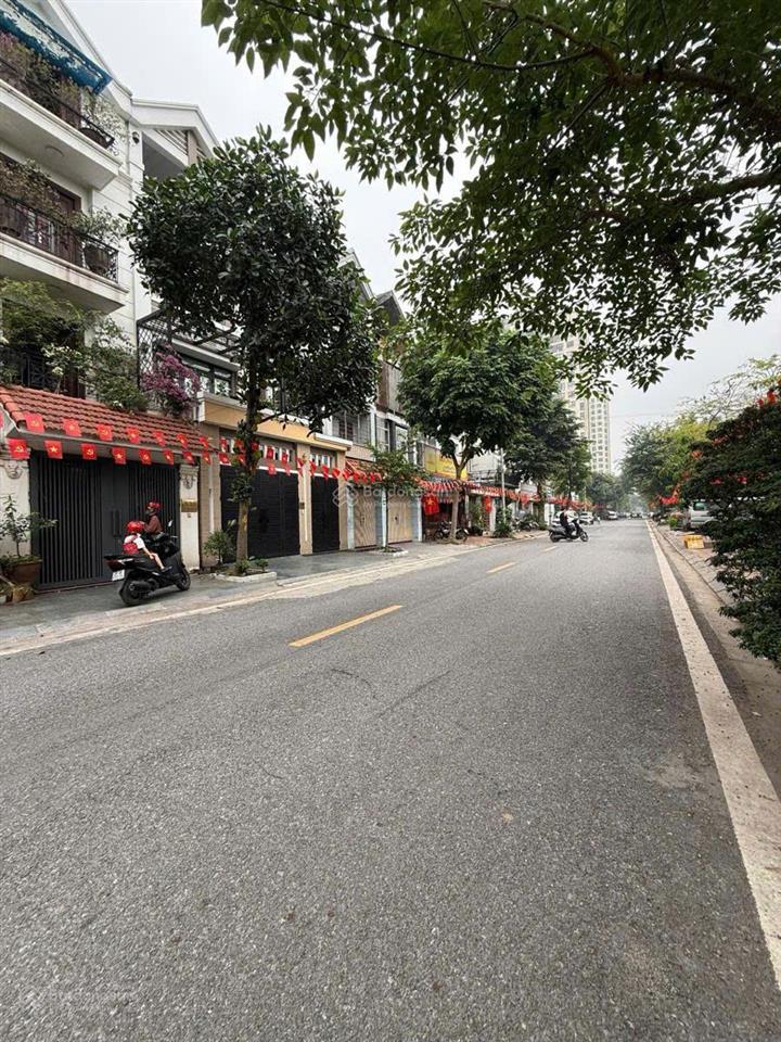 Bán biệt thự việt hưng hiện đang cho thuê 40 triệu/tháng