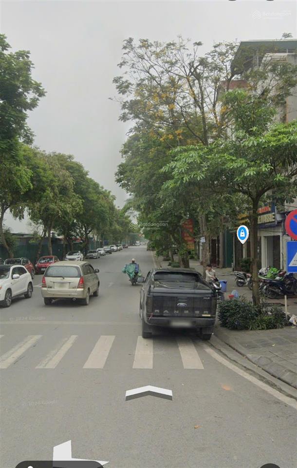 Cho thuê căn góc mặt phố việt hưng, có chỗ đỗ xe thoải mái
