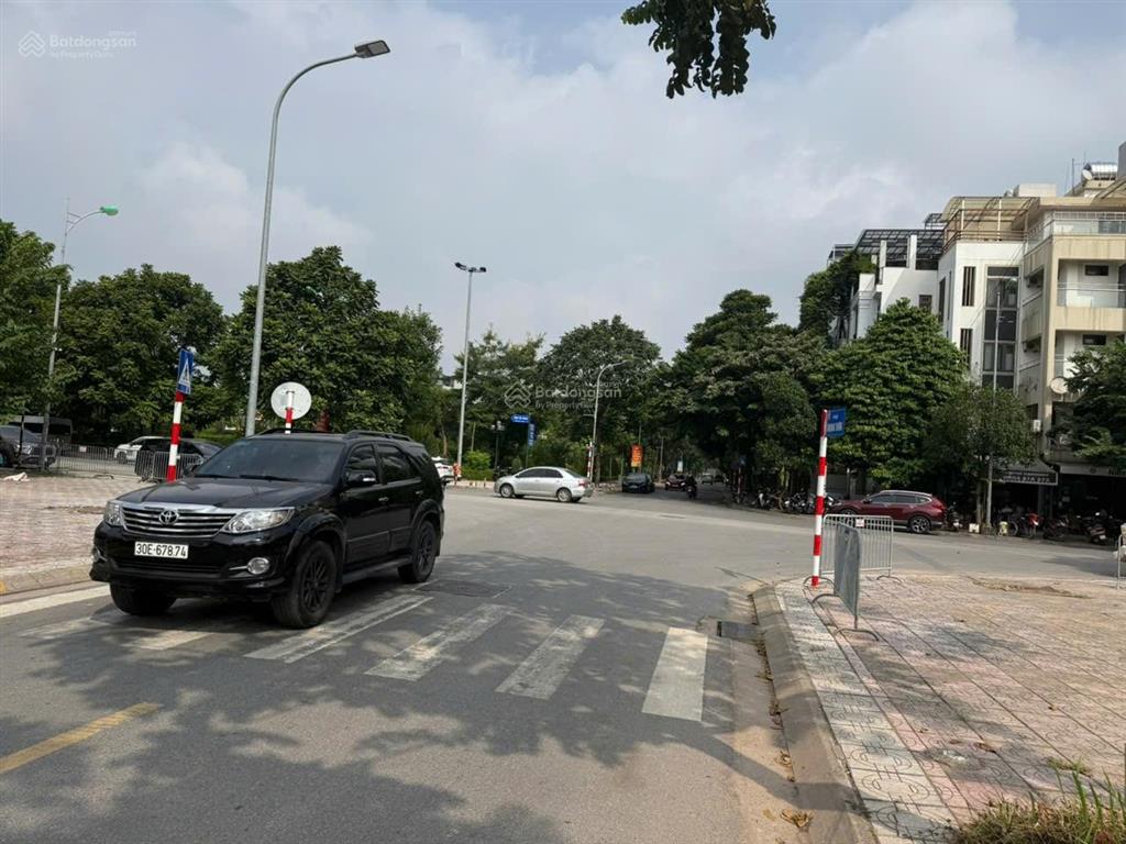 Cho thuê nhà 7 tầng khu tái định cư thạch bàn