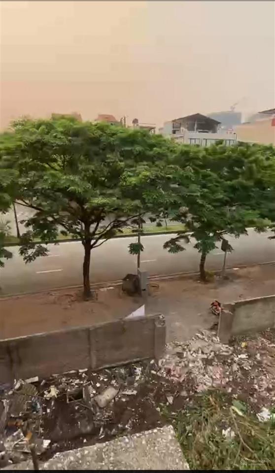Baán biệt thự thô 3 tầng phố chu huy mân giá cực sốc