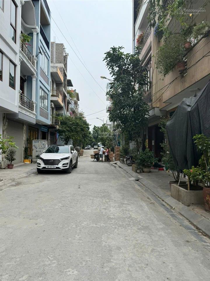 Bán 90m2 đất việt hưng gần đường thông ra ngô gia tự