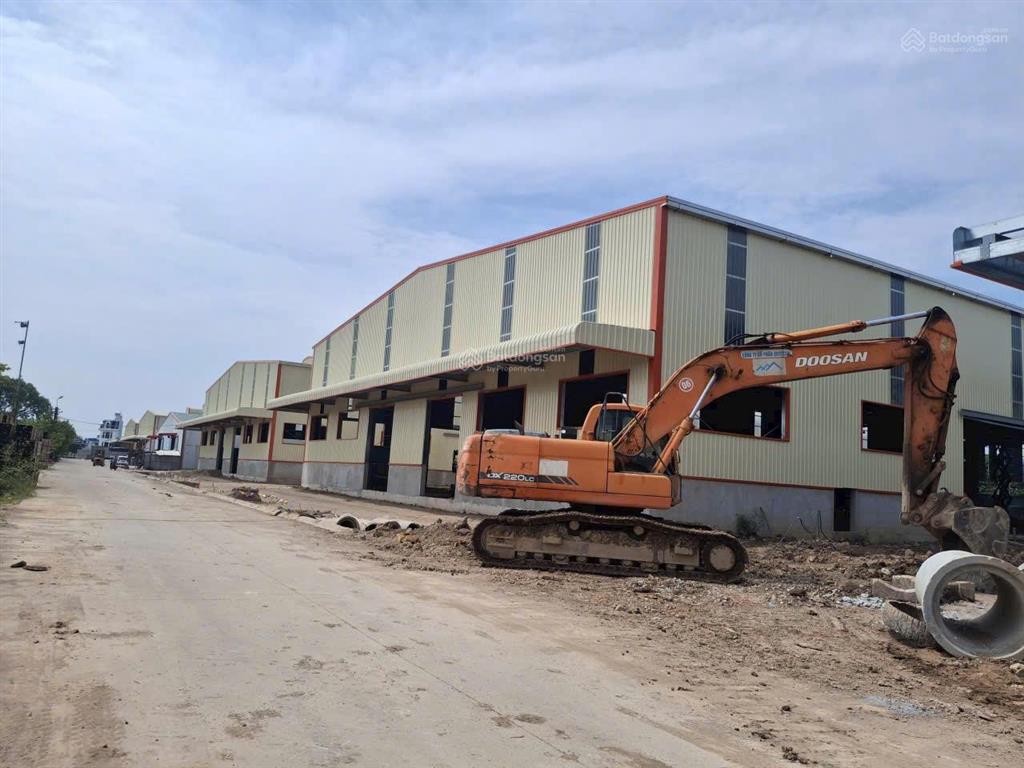 Kho xưởng tại nguyên khê, đông anh có bãi đỗ ô tô riêng