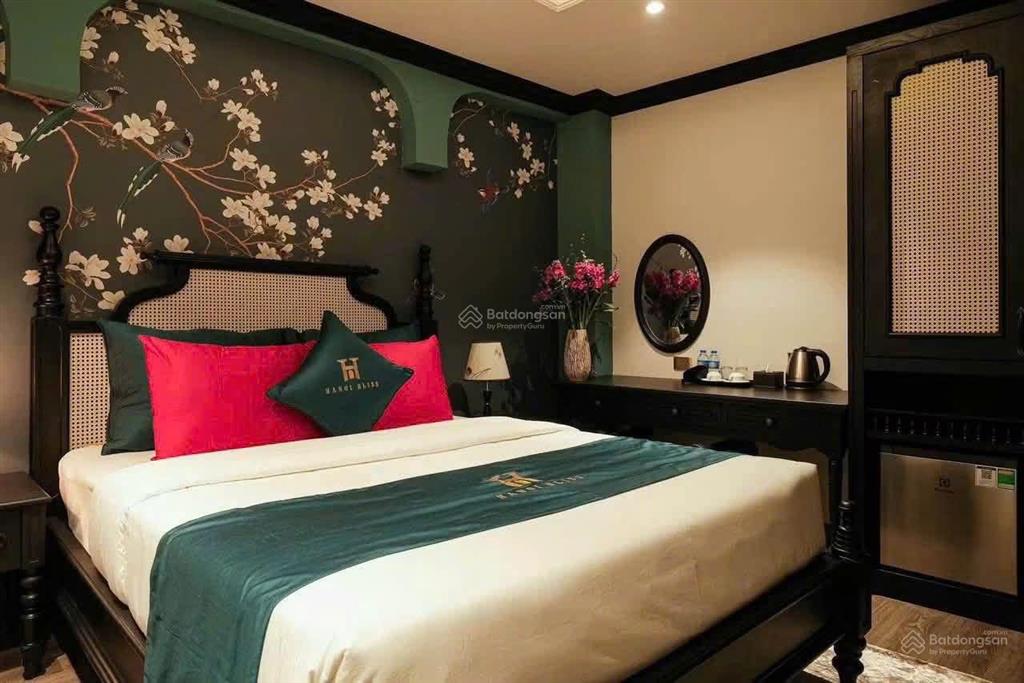 Bán khách sạn trung tâm hoàn kiếm doanh thu 1 tỷ/tháng