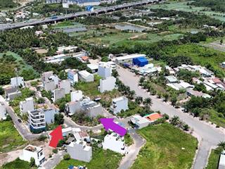 Lô góc 79m2(6.4x14m) giá tốt đầu tư q9 giáp q2