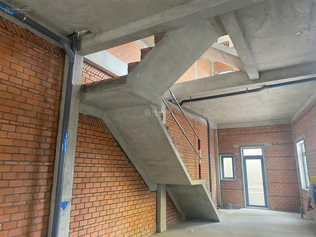 Nhà phố 1 trệt 3 lầu  8.4 tỷ, giảm giá ngay 500 triệu, tặng 1 suất bốc thăm căn hộ trị giá 3 tỷ