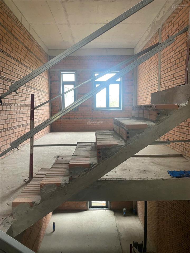 Nhà phố 1 trệt 3 lầu  8.4 tỷ, giảm giá ngay 500 triệu, tặng 1 suất bốc thăm căn hộ trị giá 3 tỷ