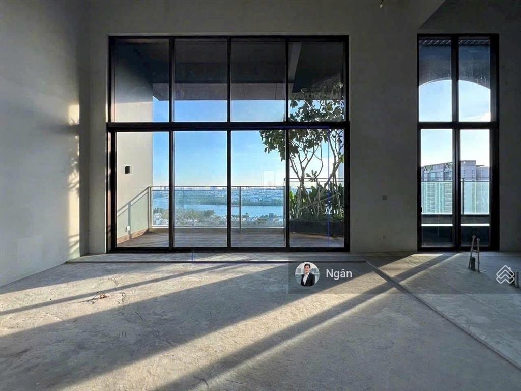 Kim ngân define  bán penthouse 570m2 với 8pn 10wc có 2 hồ bơi riêng trong nhà tại define