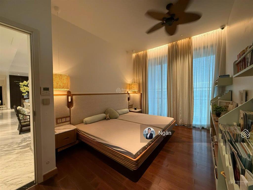 Kim ngân define  bán căn poolvilla 4pn + 1pn maid  6wc  325m2 55 tỷ all in