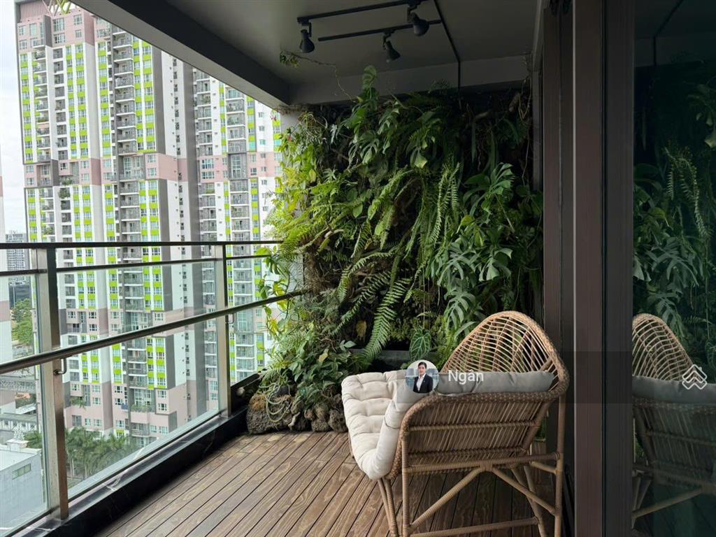 Kim ngân define  bán căn poolvilla 4pn + 1pn maid  6wc  325m2 55 tỷ all in