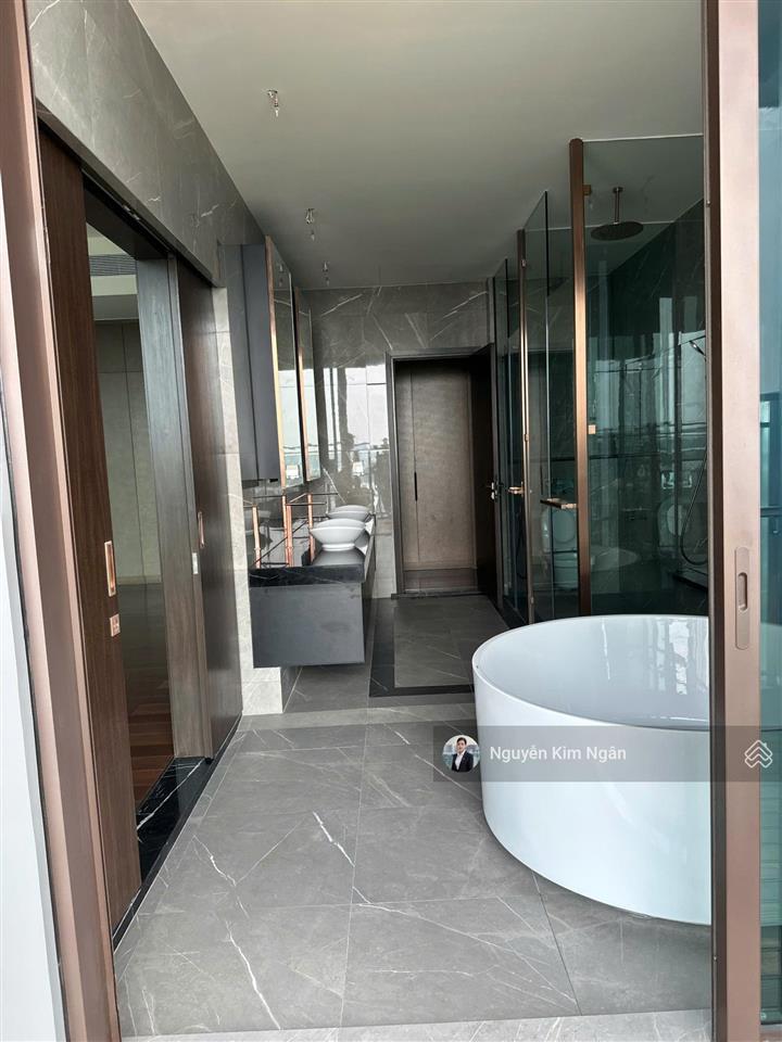 Cho thuê căn hộ define 4pn + 1pn mad  6wc  325m2, 139tr/tháng