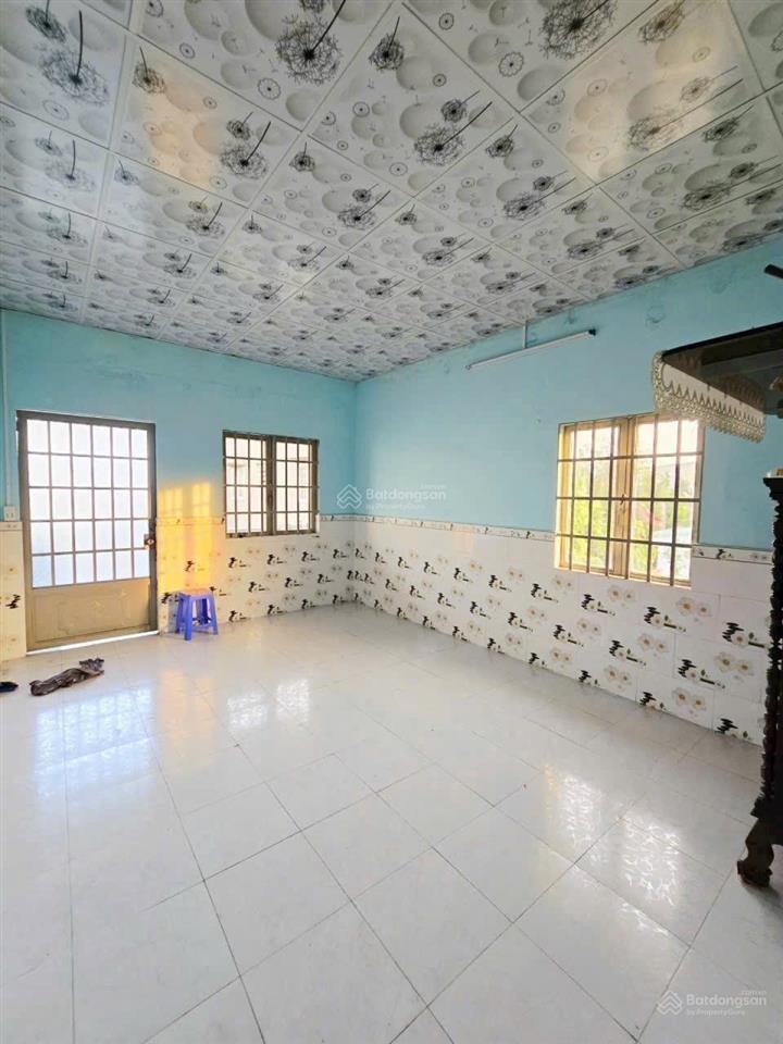 Bán nhà 1 trệt 1 lầu hẻm 3,5m đường 8 phường long bình . sổ riêng full thổ . cách vinhome 1km