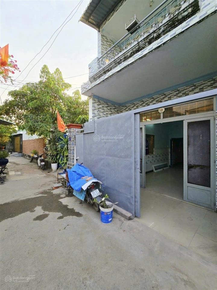 Bán nhà 1 trệt 1 lầu hẻm 3,5m đường 8 phường long bình . sổ riêng full thổ . cách vinhome 1km