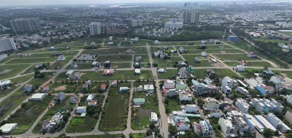 Bán nhanh lô đất 1 xẹc liên phường, diện tích 200m2  giá siêu rẻ 90 triệu/m2