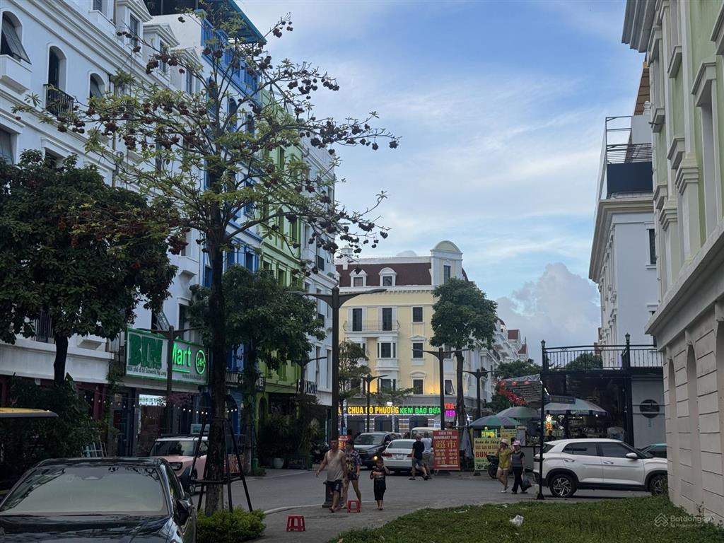 Bán liền kề kinh doanh tấp nập dự án premier village hạ long, sát bãi tắm
