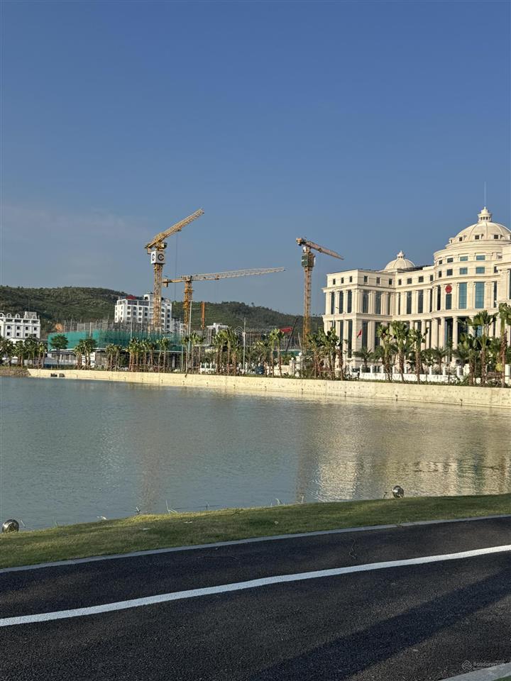 Shoplot 2 tầng khối đế dự án sky m hạ long 0947 970 ***