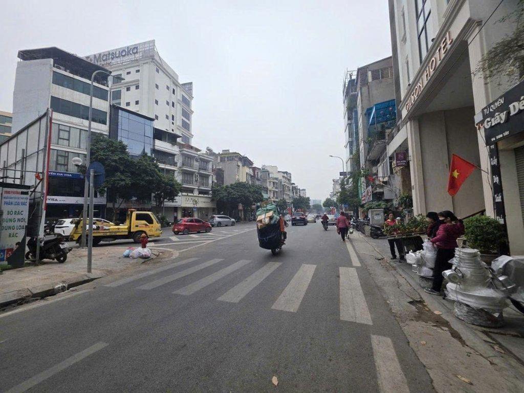 Bán đất phố Sơn Tây 38m2 mặt tiền 5m gần phố giá 10.2 tỷ hiếm quận Ba Đình