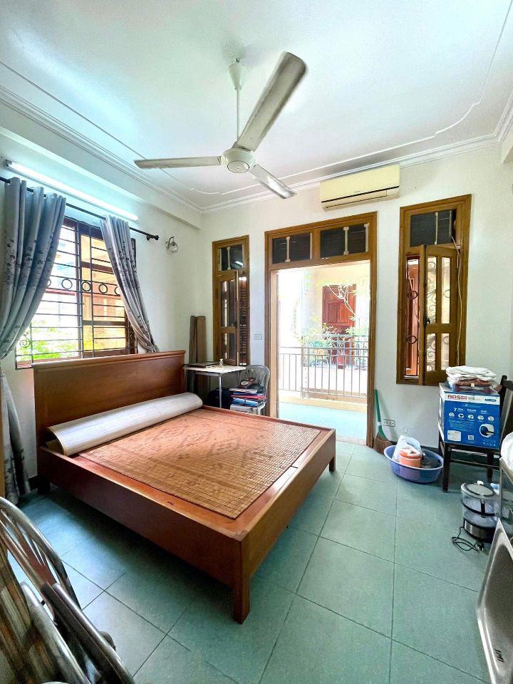Phố Vân Hồ 32m2, 4 tầng lô góc ô tô mặt tiền 4m giá 10.5 tỷ gần Công Viên Thống Nhất