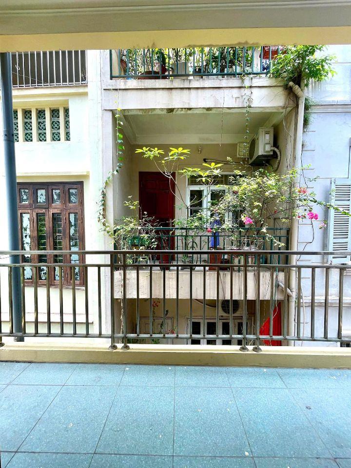 Phố Vân Hồ 32m2, 4 tầng lô góc ô tô mặt tiền 4m giá 10.5 tỷ gần Công Viên Thống Nhất