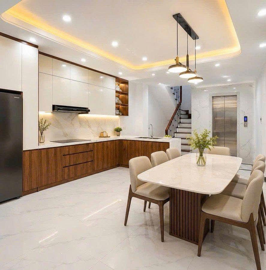 Siêu phẩm phố Khương Trung 33m2, 6T thang máy VF3 qua nhà nhỉnh 10 tỷ tặng full đồ