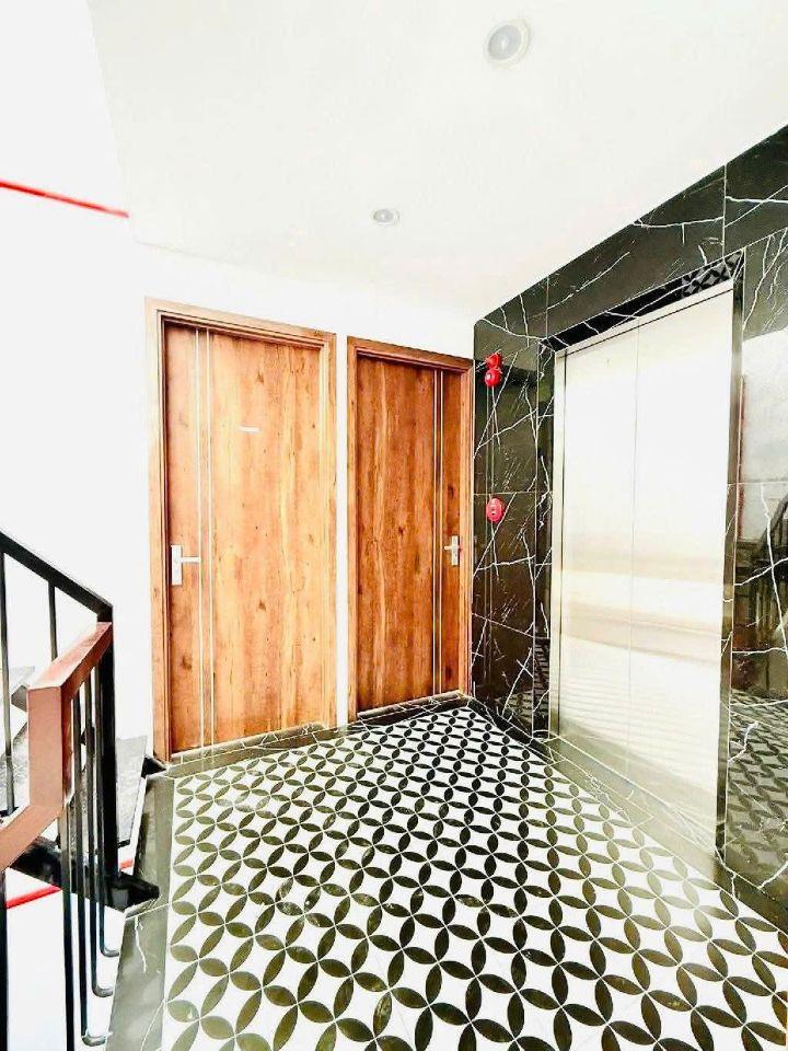 Tòa căn hộ phố Khương Trung 96m2, 8T, MT5m ô tô qua 2 mặt thoáng dòng tiền 160tr/tháng