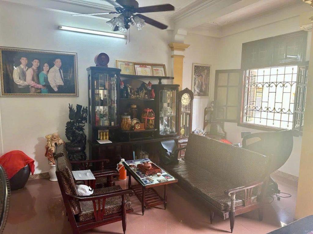 Hiếm phố Chùa Bộc 40m2, 5 tầng, mặt tiền 6m ô tô tránh đỗ thoải mái trung tâm Đống Đa 