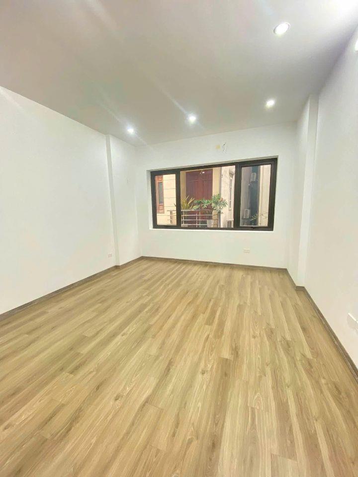 Hiếm phố Cù Chính Lan 36m2, 5T, MT3.8m chỉ 10m ra mặt phố giá 10.8 tỷ khu phân lô đẹp