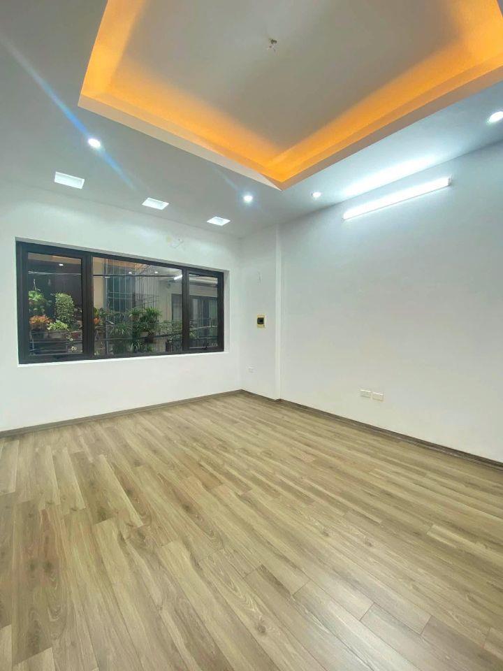 Hiếm phố Cù Chính Lan 36m2, 5T, MT3.8m chỉ 10m ra mặt phố giá 10.8 tỷ khu phân lô đẹp