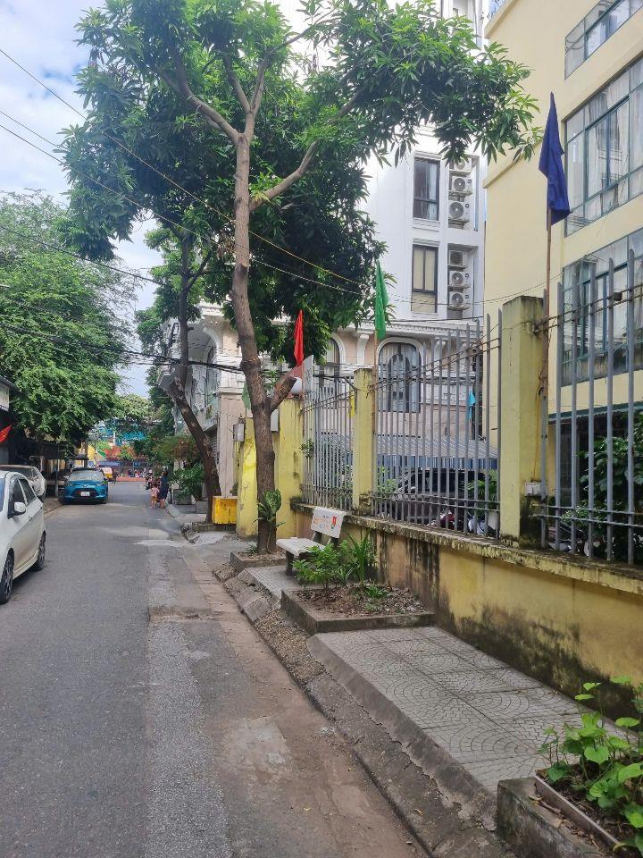 Bán nhà phố Chùa Bộc 45m2, 4T, MT4.1m ô tô đỗ cổng khu phân lô hiếm Đống Đa 