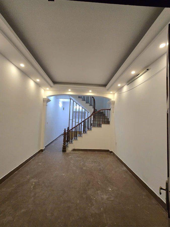 Bán nhà phố Chùa Bộc 45m2, 4T, MT4.1m ô tô đỗ cổng khu phân lô hiếm Đống Đa 