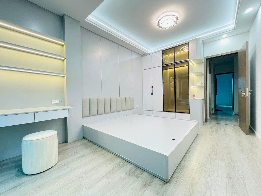  Hạ giá nhà Đường Láng 38m2, 5 tầng đẹp long lanh Gara ô tô 2 mặt thoáng nhỉnh 13 tỷ 