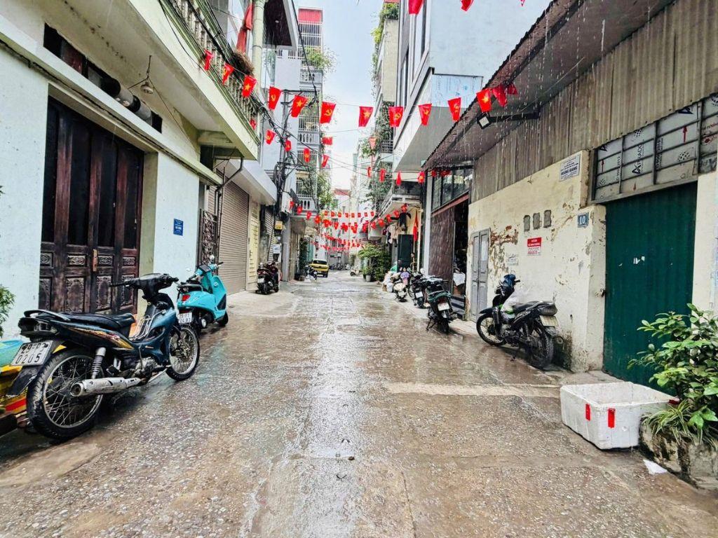 Bán nhà đường Giải Phóng 54m2, mặt tiền 6m Gara ô tô sổ vuông nhỉnh 16 tỷ QH ổn Định