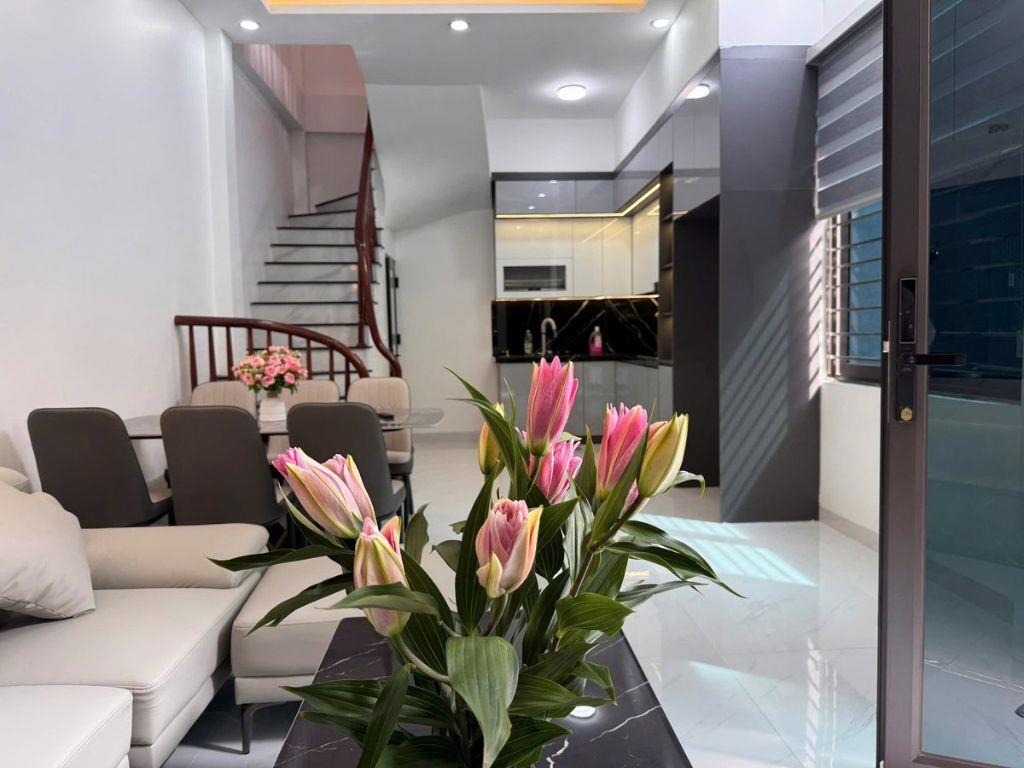 Siêu phẩm Đường Giải Phóng 38m2, 5T đẹp long lanh, lô góc 9.95 tỷ tặng full nội thất