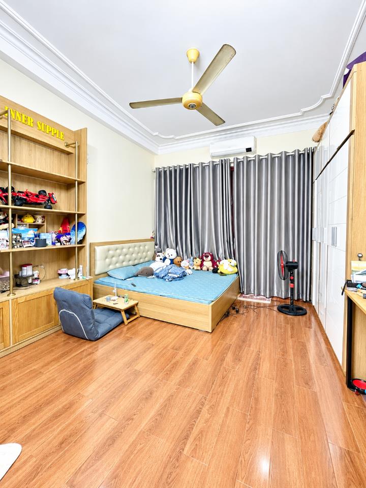 Bán nhà phố Tây Sơn 43m2, 5T, MT4.3m view hồ ô tô đỗ kinh doanh giá 16.7 tỷ 
