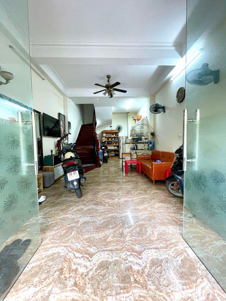 Bán nhà phố Tây Sơn 43m2, 5T, MT4.3m view hồ ô tô đỗ kinh doanh giá 16.7 tỷ 
