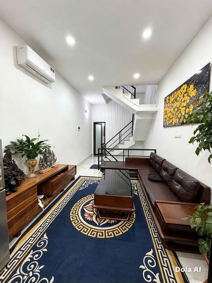 Nhà phố Tạ Quang Bửu 30m2, 5 tầng đẹp ô tô 4 chỗ giá nhỉnh 11 tỷ gần Công Viên Thống Nhất