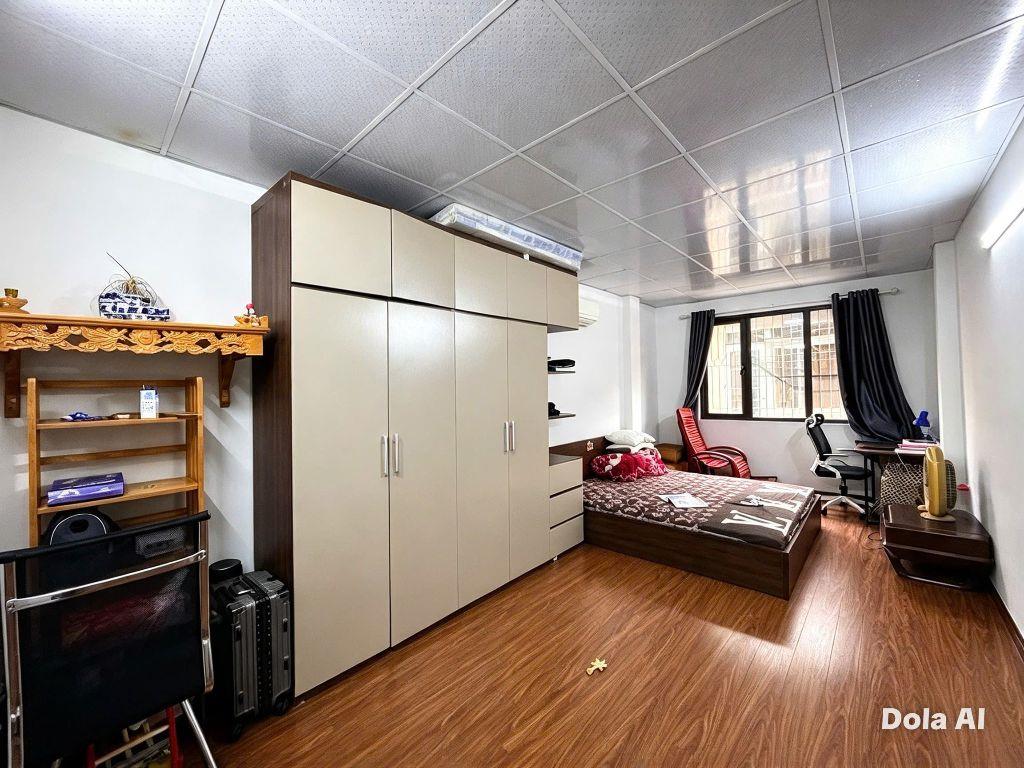 Nhà phố Tạ Quang Bửu 30m2, 5 tầng đẹp ô tô 4 chỗ giá nhỉnh 11 tỷ gần Công Viên Thống Nhất