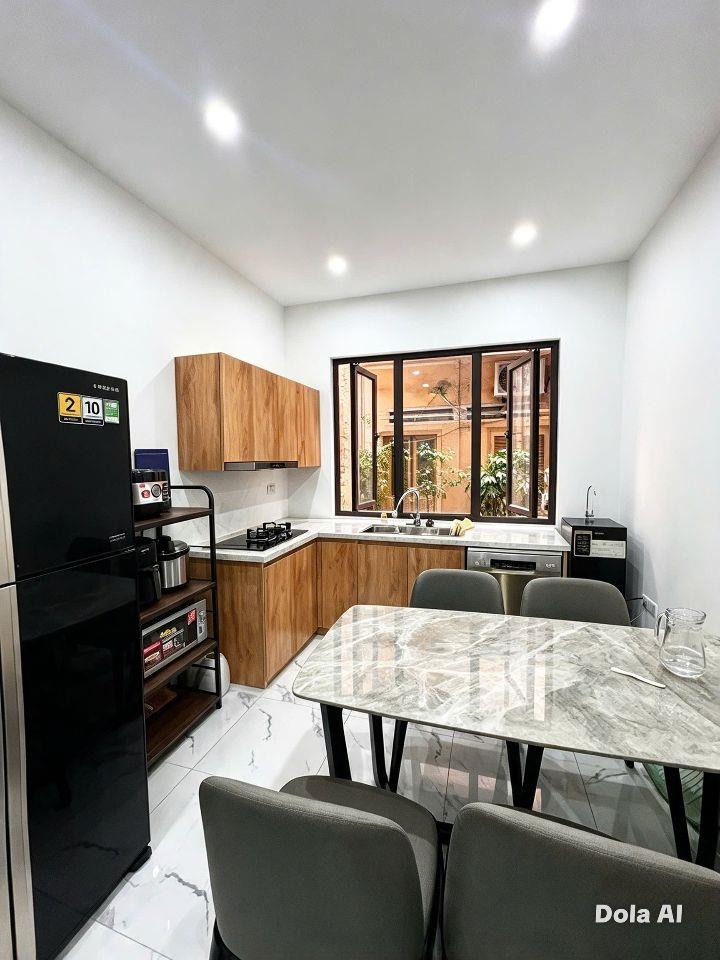 Nhà phố Tạ Quang Bửu 30m2, 5 tầng đẹp ô tô 4 chỗ giá nhỉnh 11 tỷ gần Công Viên Thống Nhất