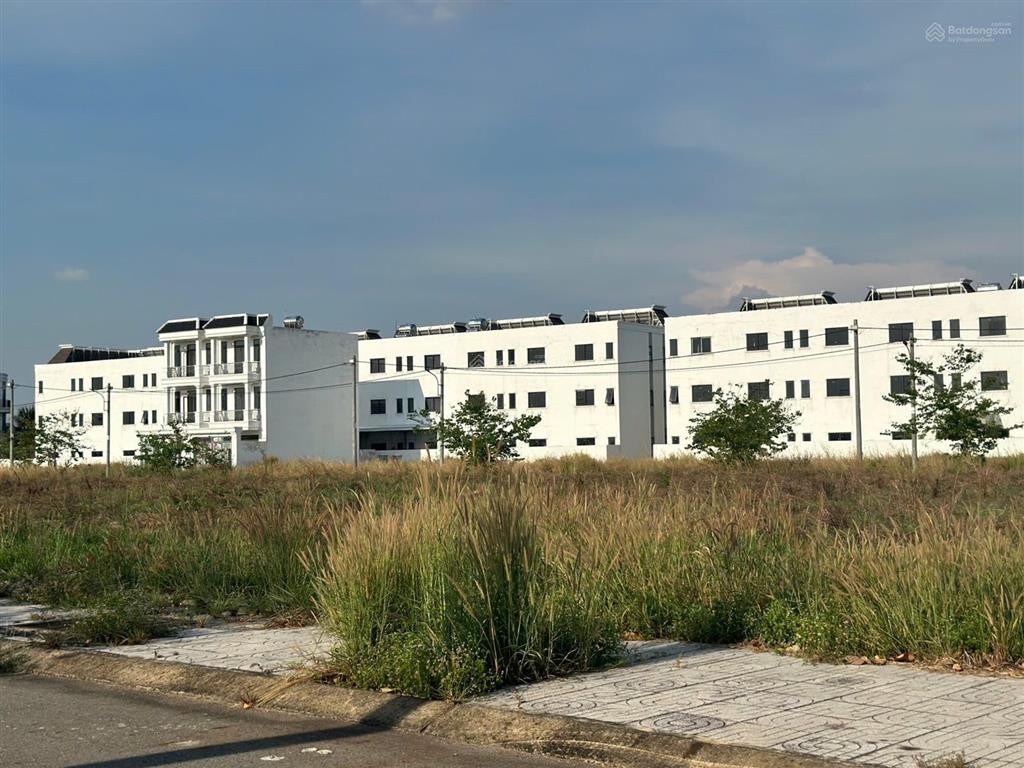 Bán đất chính chủ giá rẻ nhất thị trường cho con đi du học.  0902 766 ***