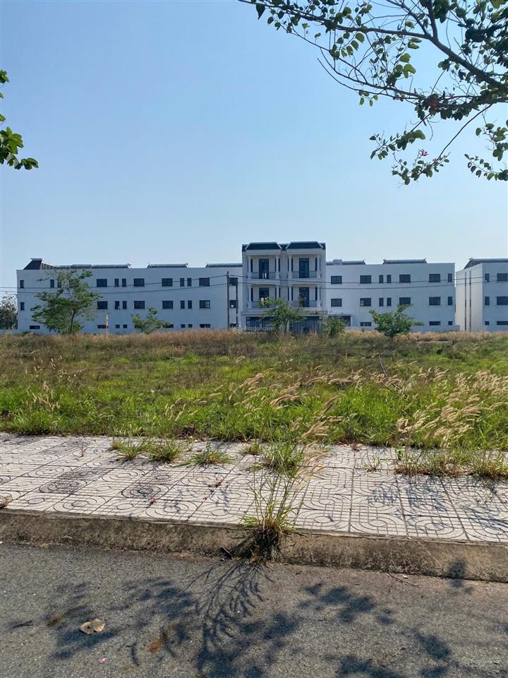 Cần tiền. bán gấp nền đất 75m2 giá 600 triệu