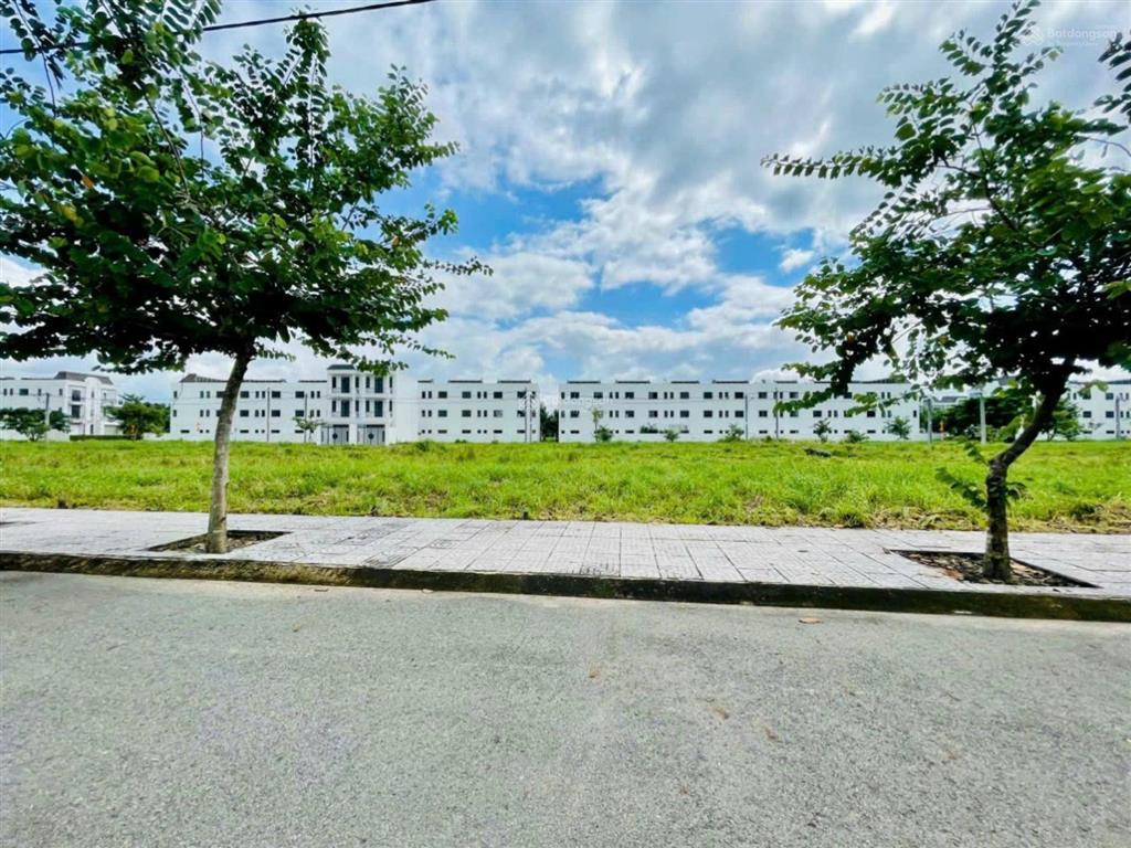 Bên em còn lô rẻ 75m2 giá 540 triệu bao sổ vị trí đẹp.  em 0902 766 ***
